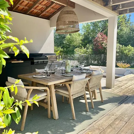 Des Trois Chateaux - Proche Bordeaux